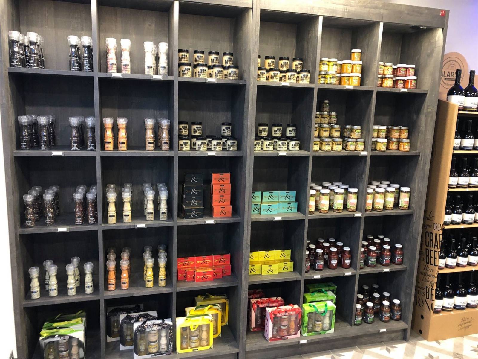 Agencement et aménagement d’épicerie fine à Perpignan dans les Pyrénées orientales 66 