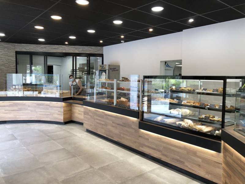 vitrine snacking réfrigéré sur trois etages